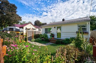 2130 E Whittemore Ave, Burton, MI 48529