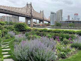 6 Sutton Square, New York, NY 10022