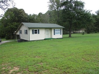6060 Nc Highway 90 E, Hiddenite, NC 28636