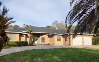 190 Country Club Rd, Shalimar, FL 32579