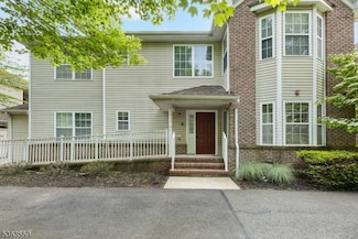 107 Forest Dr, Piscataway, NJ 08854