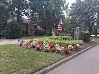 876 Bishopsgate Ln, Virginia Beach, VA 23452
