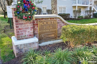 135 Raintree Ln, Mahwah, NJ 07430