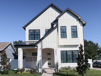 921 12th St N, Saint Petersburg, FL 33705