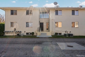 1965 Axtell Dr Unit 4, Troy, MI 48084