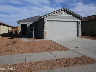8015 S Golden Bell Dr, Tucson, AZ 85747