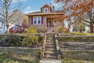 55 Standish St, Worcester, MA 01604