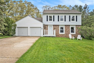 15467 Wisteria Ln, Spring Lake, MI 49456