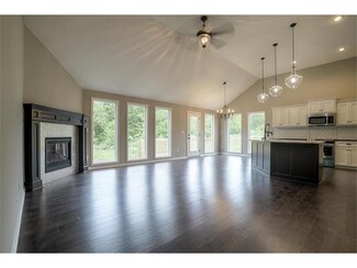 208 E Woodland Ave, Lone Jack, MO 64070