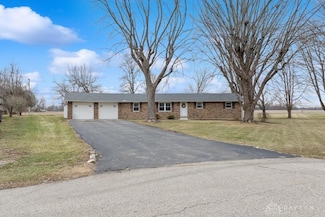 881 Ute Trail, Jamestown, OH 45335