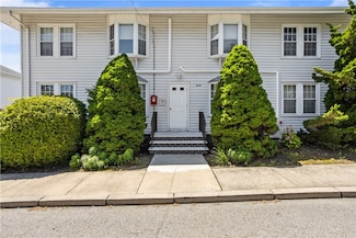 30 Brown St Unit 2, Narragansett, RI 02882