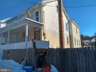 20 E High St, Coaldale, PA 18218