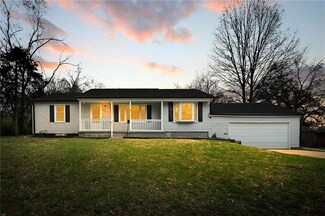 1210 Little Ave, Grandview, MO 64030