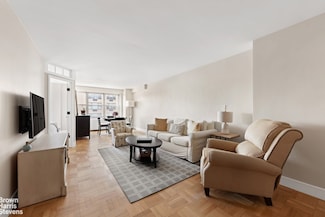 205 3rd Ave Unit 11F, New York, NY 10003