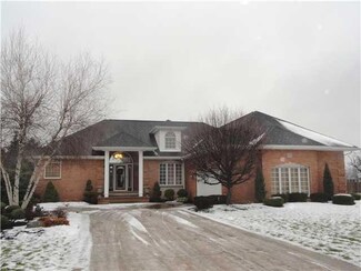 9291 Pine Breeze Ln, Clarence Center, NY 14032