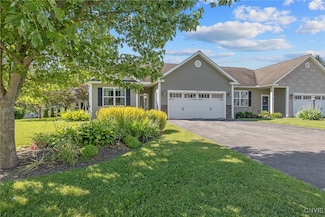 12 Village View Dr, Tully, NY 13159
