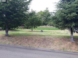 1880 SE 3rd St, Astoria, OR 97103