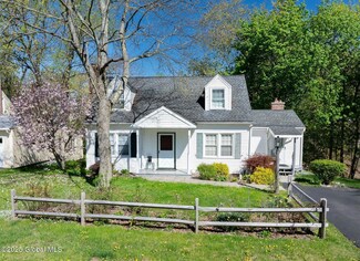 42 Brookman Ave, Delmar, NY 12054