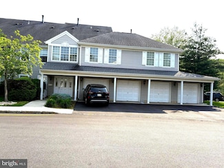 704 Eagles Chase Dr, Lawrence Township, NJ 08648