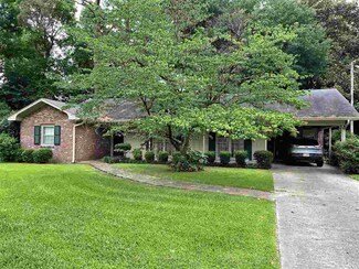 1806 Jackson Ave, Yazoo City, MS 39194