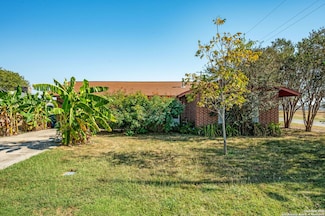 300 N Wright St, Poth, TX 78147