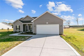 45 Coastal Ln, Parkton, NC 28371