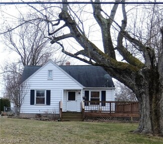 809 State Rd NW, Warren, OH 44483