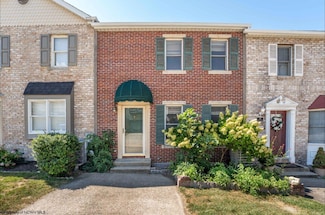 42 Old House Ln, Morgantown, WV 26505