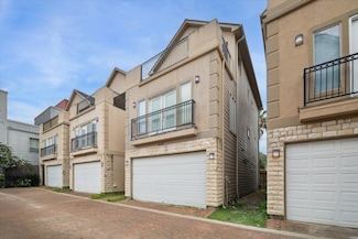 3041 Clinton Dr, Houston, TX 77020