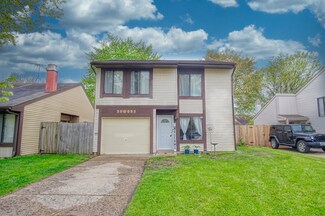 30W083 Maplewood Dr, Warrenville, IL 60555