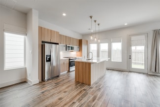 4402 Santorini Ln, Houston, TX 77045