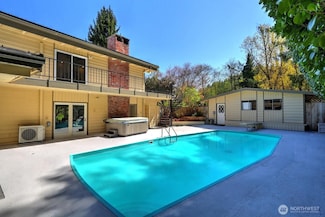 17817 Renton Maple Valley Rd SE, Maple Valley, WA 98038