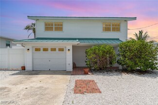 2472 York Rd, Saint James City, FL 33956