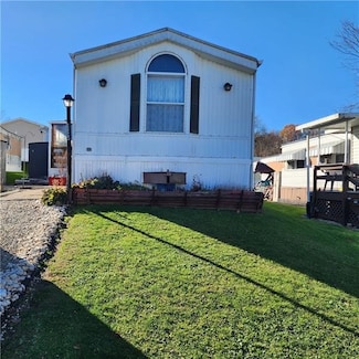 213 Storm Ln, Jeannette, PA 15644