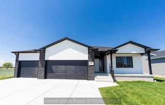 1416 Sagewood Ave, Grand Island, NE 68803
