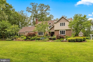 7950 Woodland Hills Ln, Fairfax Station, VA 22039