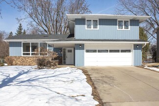 359 Betty Ln, Saint Paul, MN 55118