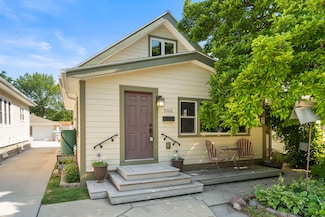 5326 W Wells St, Milwaukee, WI 53208