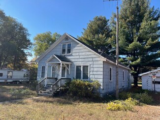 221 N Pine St, Adams, WI 53910