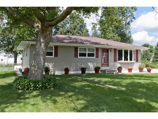 20 Lincoln Dr, Palo, IA 52324