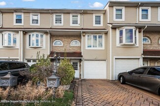 25 Francesca Ln, Staten Island, NY 10303
