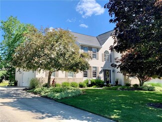 8654 Scenicview Dr, Broadview Heights, OH 44147