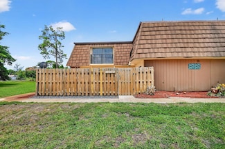 2477 Caroma Ln, West Palm Beach, FL 33415