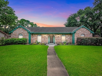 12519 Briar Forest Dr, Houston, TX 77077