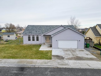 1810 W 32nd Ave, Kennewick, WA 99337