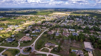 10 Dashingly Ct, Tomball, TX 77377