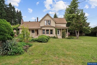 1735 Pine St, Silverton, OR 97381