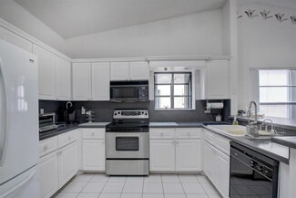 4808 Navigator Ln, Boynton Beach, FL 33436