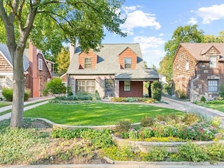 2204 W 50th Terrace, Westwood Hills, KS 66205