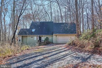 8415 Spicewood Ct, Annandale, VA 22003